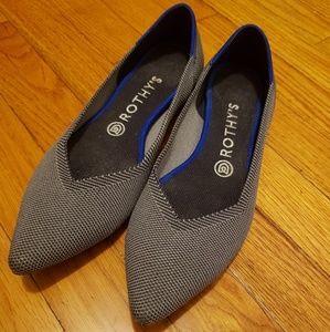 Rothys Cloud Grey Birdseye point shoe